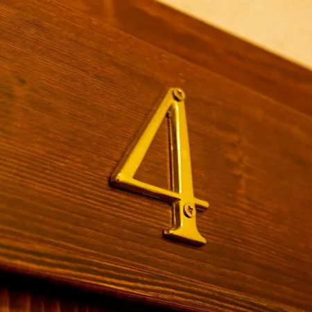 Lucie בית הארחה 4*